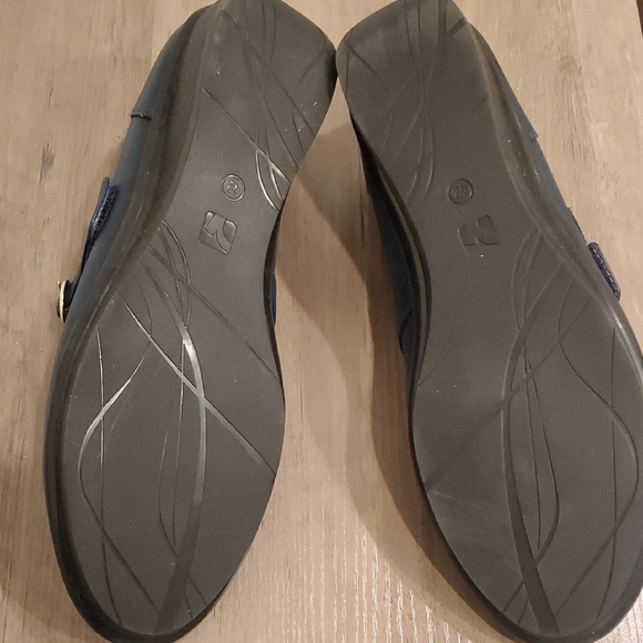 Revere new Navy Blue Mary Jane Flats with Buckle. - Picture 3 of 3